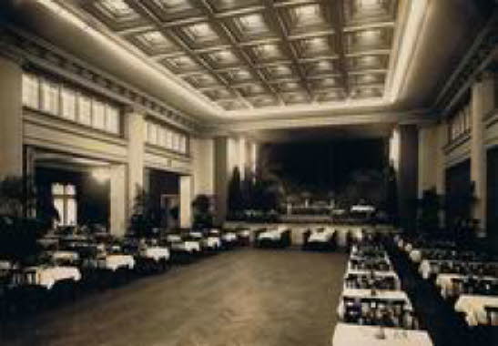 GrößenänderungDom strzelecki Schutzenhaus Konzerthaus 1928