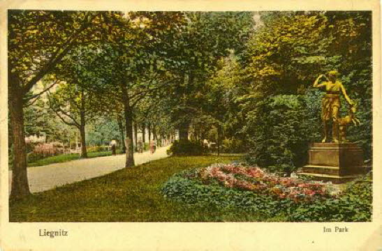 GrößenänderungPomnik Diany 1921